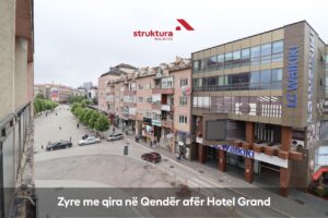 Zyre me qira, afer Hotel Grandit!