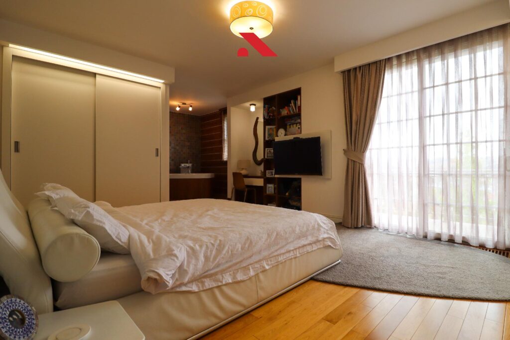 Shtepia ne shitje, ne Fshatin Nderkombetar!