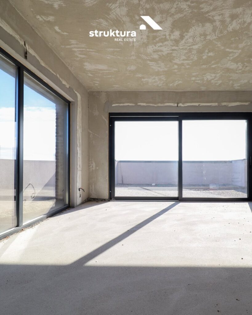 Zyre me qira – Penthouse afer Gorenjes