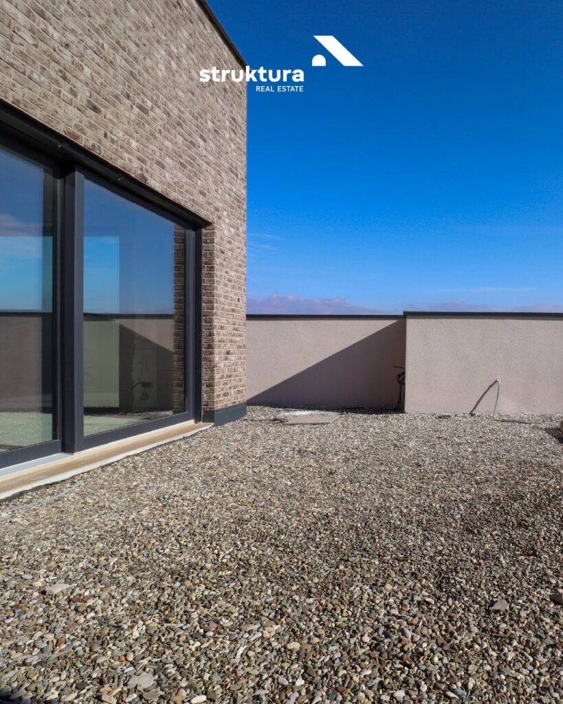 Zyre me qira – Penthouse afer Gorenjes